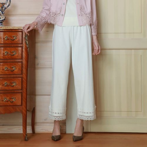 ジェイシーインターナショナル
Super Beauty 裾レース＆花モチーフ付麻混ワイドパンツ