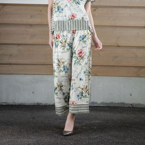 ジェイシーインターナショナル
Super Beauty 多色使い花プリント ジャージ素材パンツ