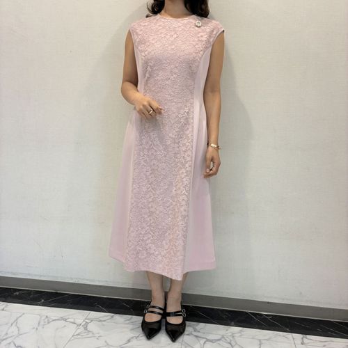 ジェイシーインターナショナル
Super Beauty 前立て透かしレース切替ダンボールニット素材フレンチスリーブワンピース