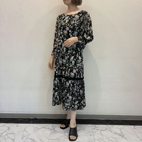 ジェイシーインターナショナル
Super Beauty 多色使いパワーネット素材ワンピース