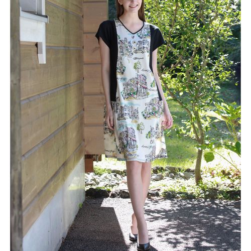 ジェイシーインターナショナル
Super Beauty 街並み風景プリントVネック半袖ワンピース