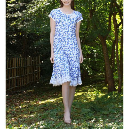 ジェイシーインターナショナル
Super Beauty ブルー系フラワープリント裾レース使いワンピース