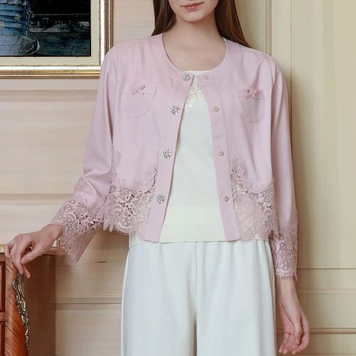 ジェイシーインターナショナル
Super Beauty 裾レース切替転写素材ノーカラージャケット