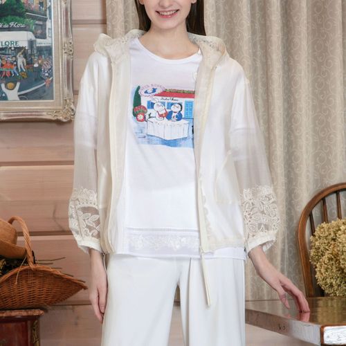 ジェイシーインターナショナル
Super Beauty 前立てフリルパフ袖レース切替パーカー