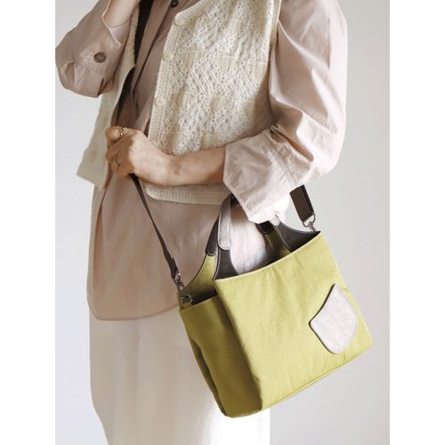 足立
ツートンハンドル2WAYバッグ