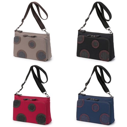 足立
ドット柄お財布ポシェット