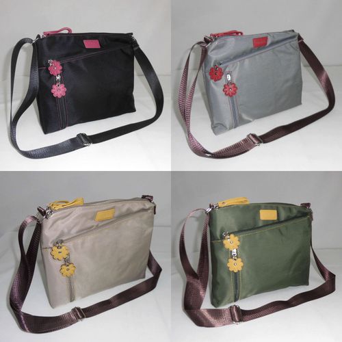 4571609652953







ミヤケバッグ
ナイロン多機能横型ショルダーバッグ