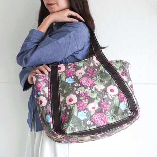 東邦撚糸
保冷ボタニカル柄バッグ バル－ン大