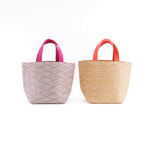 4548269054168







志成販売
レジャーのお供にぴったりの 色鮮やかなトートバッグS