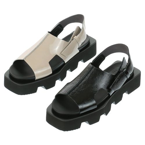 キタ
FIZZREEN サンダル 1321