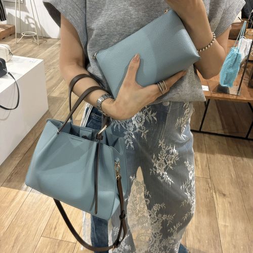 4573312324325







アンビリオン
cachecache フェイクレザーショルダーバッグ付スクエアトート