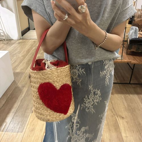 4573312325209







アンビリオン
cachecache ハート付ラフィアバケットトート