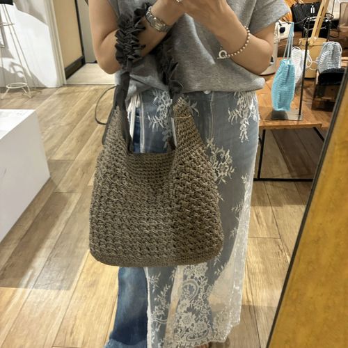 4573312325612







アンビリオン
cachecache ドロストフリルハンドル地柄編みトート