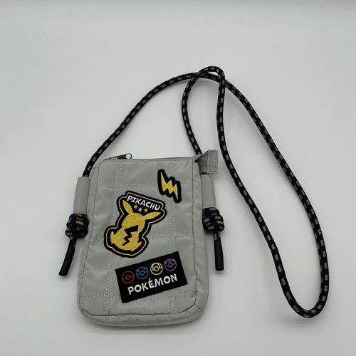 4513266270316



CPKE-4803



マルヨシ
ポケットモンスター ミニショルダーバッグ グレー×キイロ