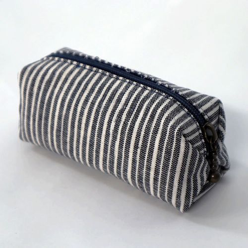 オカモト商店
久留米絣 ファスナー付風船ポーチ