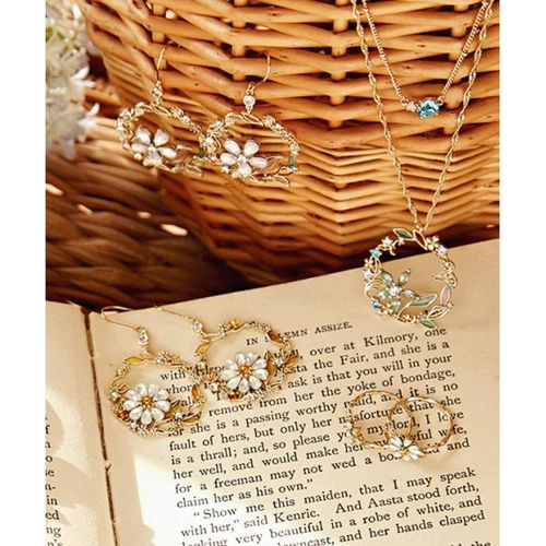 アミナコレクション
フラワーブーケネックレス