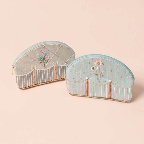 4582640636826







東京かんかん
ビーズ刺繍 アーチポーチ