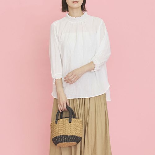 オーブ
オーブ m．n リップルシャーリング六部袖ブラウス