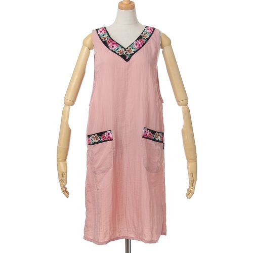 デイ・スリー企画
シェニールテープ付き ナイロンエプロン