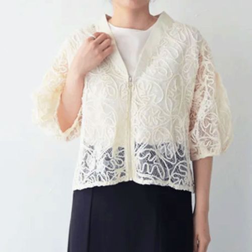 三澤
vingtrois コード刺繍ブルゾン