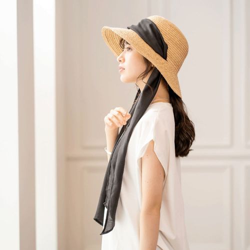 志成販売
被るだけでこなれた仕上がりに ラフィアのロングリボンハット