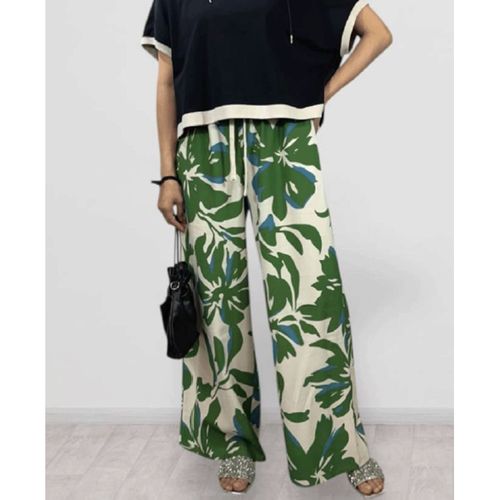 ブルーベル
QTUME ボタニカルプリントパンツ