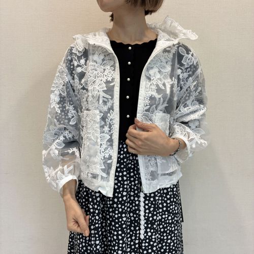 ジェイシーインターナショナル
Super Beauty レース花モチーフ×刺しゅう入りジップアップジャケット