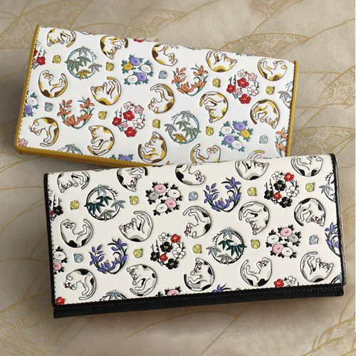 絹館
浅草文庫 ネコ柄ヘリ玉かぶせ長財布