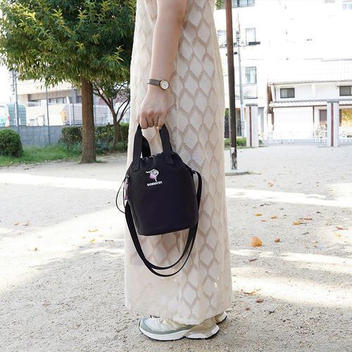 4573466477045







ムウマージュ
DOSUKOI 巾着2WAYバッグ