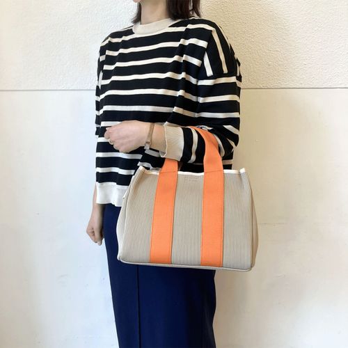 4573312321034







アンビリオン
cachecache ジャカードニットスクエア2WAYトートバッグ