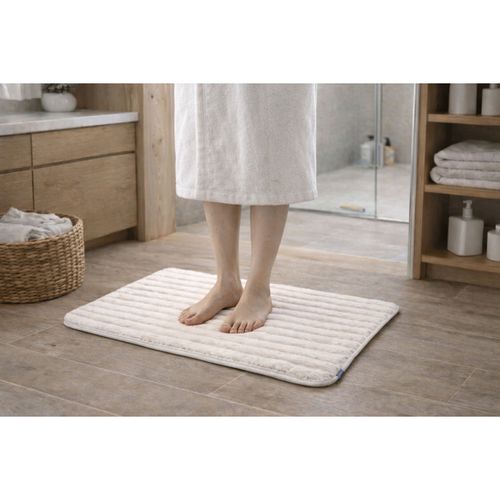 4573306877578







シービージャパン
カラリポコ バスマットM ストライプ