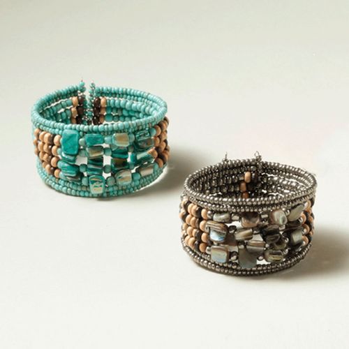 4582640636277







東京かんかん
シェルココビーズブレスレット