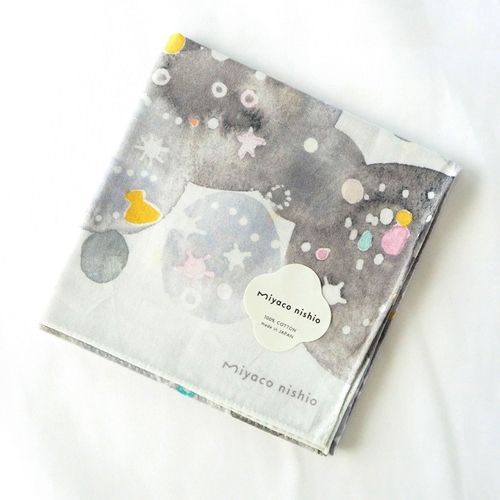 H13



miyaco nishio
miyaco スカーフにもなる水彩画 ハンカチ 星の砂