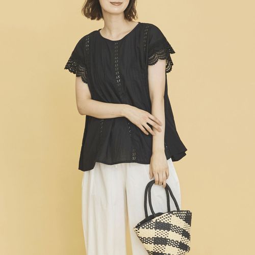 オーブ
オーブ m．n レースピンタックノースリーブブラウス