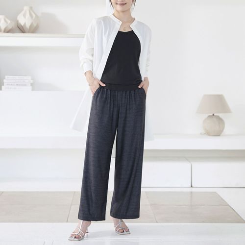 パレ・フタバ
Reginetta 英字プリントワイドストレート