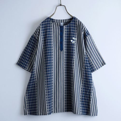 ドライブ
Emago ミックス柄ブローチ付ブラウス