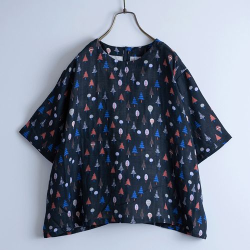 ドライブ
Emago 気球と森のプリントブラウス