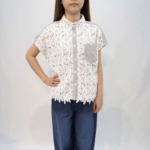 モンパリス
レース襟付きブラウス