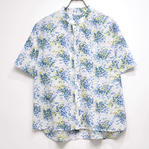 ジジョン
T’BIS STUDIO カスミソウ柄プリント半袖スタンドネックシャツ