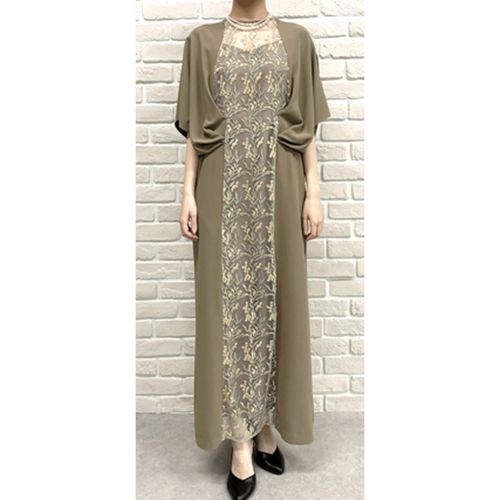 ホワイトジョーラ
Replete 刺繍レースワンピース