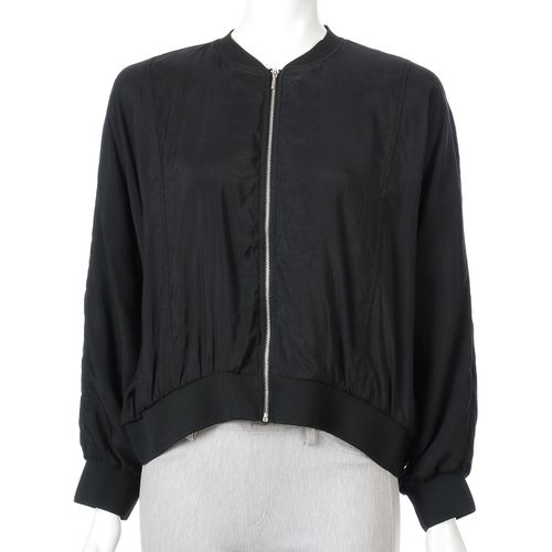 クリス
バックロゴブルゾン