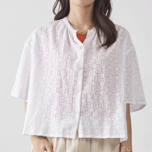 コスモトレーディング
Fanaka シアー総刺繍前開きブラウス