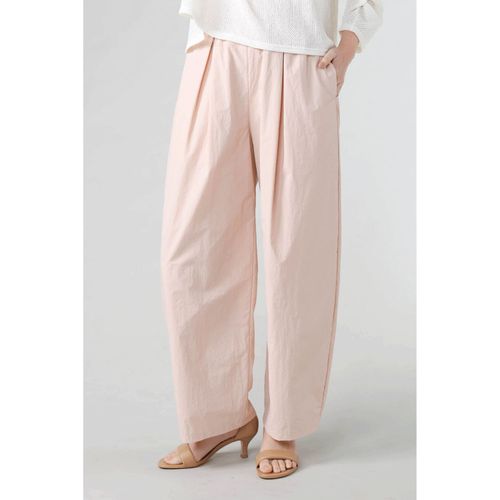 ピースフルベーシス
trois ナイロンパンツ