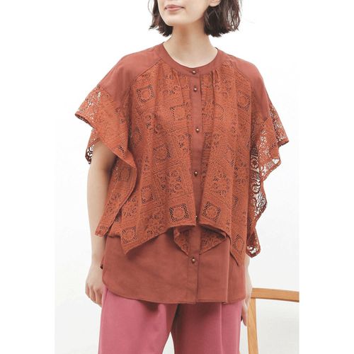 ピースフルベーシス
trois タイル調レース半袖ブラウス