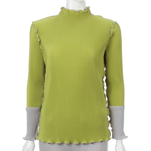 三澤
プリーツ配色メロウプルオーバー