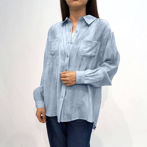 三澤
セミシアーデニム風シャツ