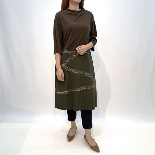 シシエス
布帛切替え手書きワンピース