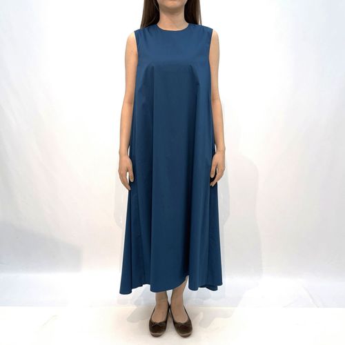 シシエス
後ろリボンワンピース