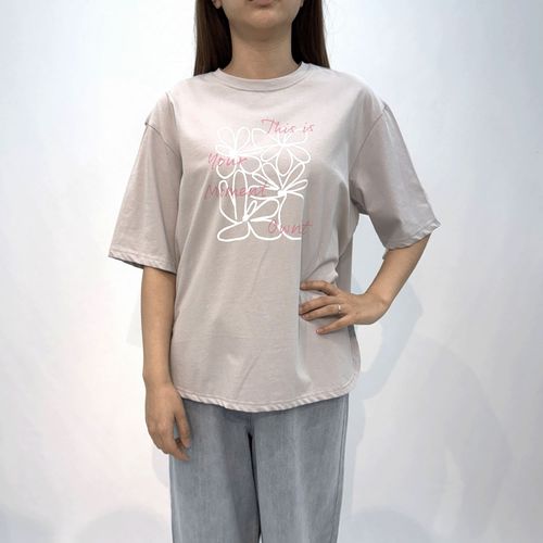 シシエス
アウトラインプリントTシャツ