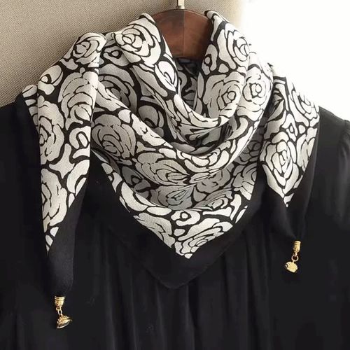 ジェノバ
マグネットスカーフ マルチプリント ゴールド金具